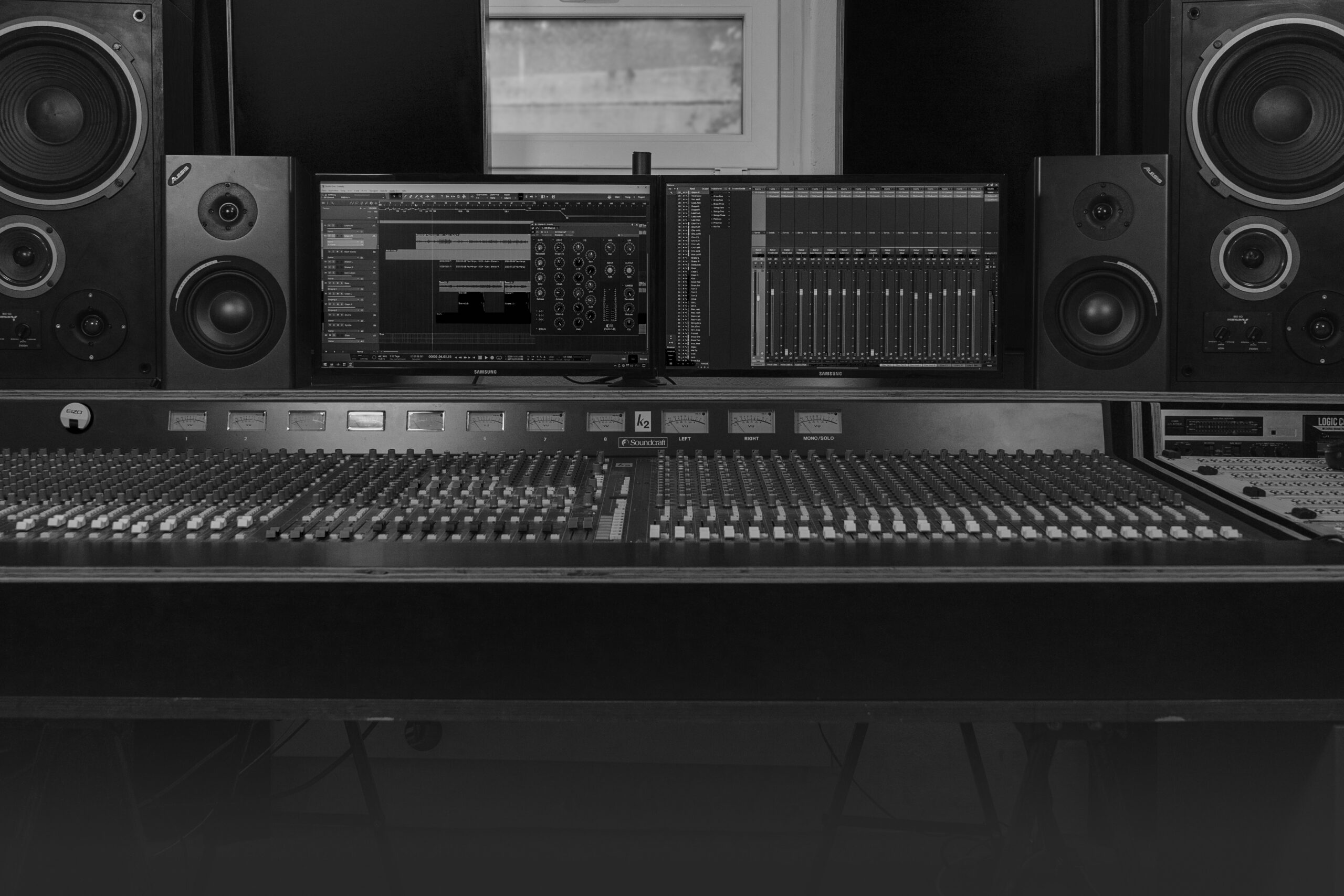 Studio Mischpult Vegas Records